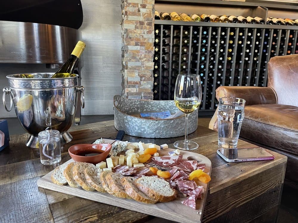 Decanter Tasting Room - Village of Oak Creek