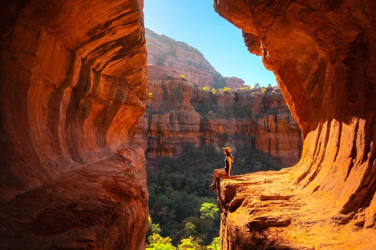 Hard hiking trails in Sedona with steep summit views