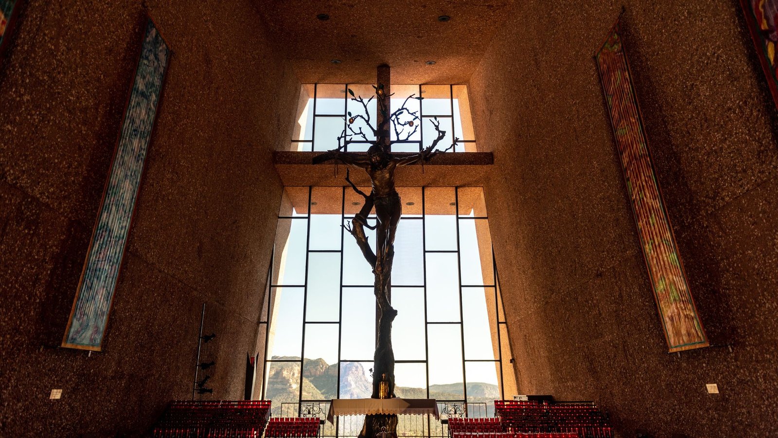 inside chapel of the holy cross sedona