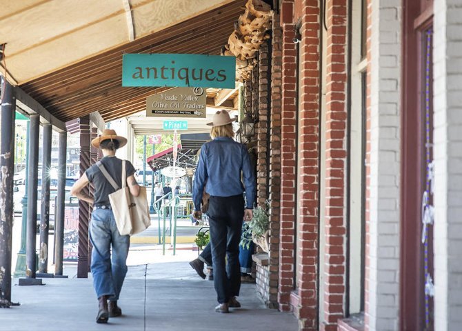 Shopping in Old Town Cottonwood